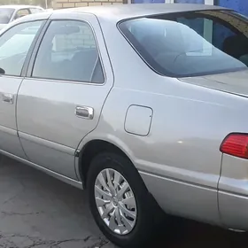 Toyota Camry 2001