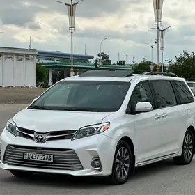 Toyota Sienna 2016