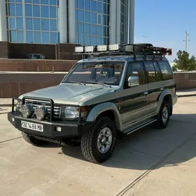 Mitsubishi Pajero 1993