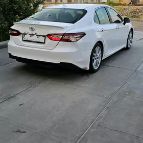 Toyota Camry 2018