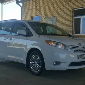 Toyota Sienna 2011