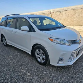 Toyota Sienna 2020