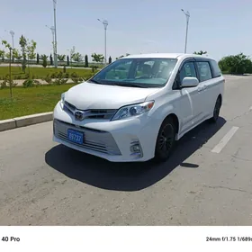 Toyota Sienna 2020