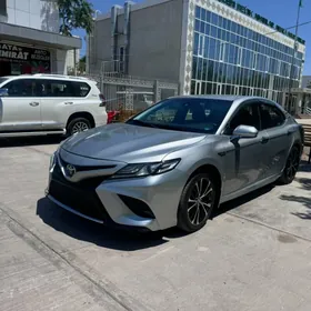 Toyota Camry 2018