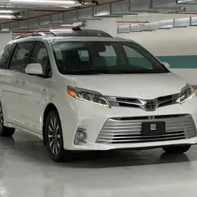 Toyota Sienna 2018