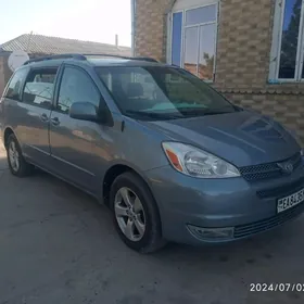 Toyota Sienna 2004