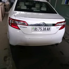 Toyota Camry 2012