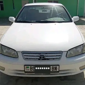 Toyota Camry 2001