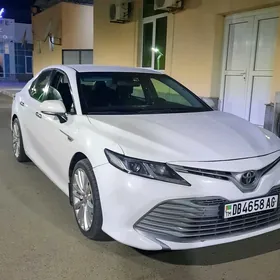 Toyota Camry 2018