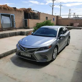 Toyota Camry 2018