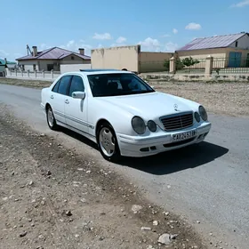 Mercedes-Benz E320 2001