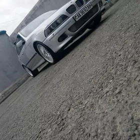 BMW E39 2000