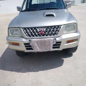 Mitsubishi L200 2004