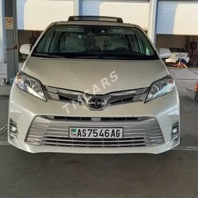 Toyota Sienna 2020