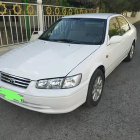 Toyota Camry 2001