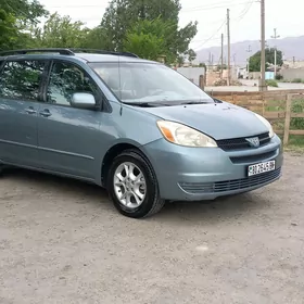 Toyota Sienna 2004