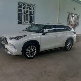 Toyota Highlander 2021