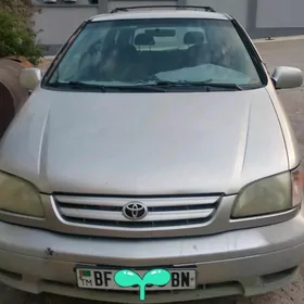 Toyota Sienna 2001