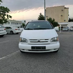 Toyota Sienna 1999