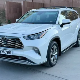 Toyota Highlander 2020