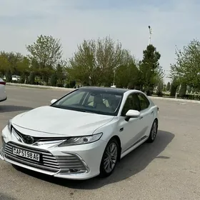 Toyota Camry 2021