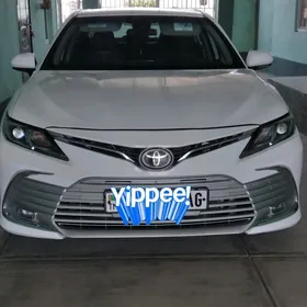 Toyota Camry 2021