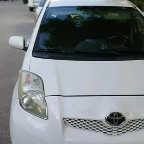 Toyota Yaris 2010