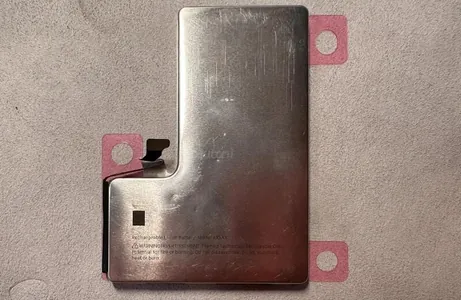 Apple iPhone batareýalaryny çalyşmagy aňsatlaşdyrýar