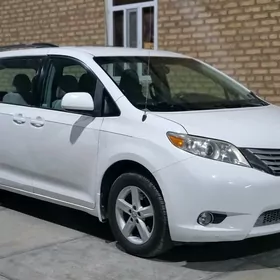 Toyota Sienna 2010