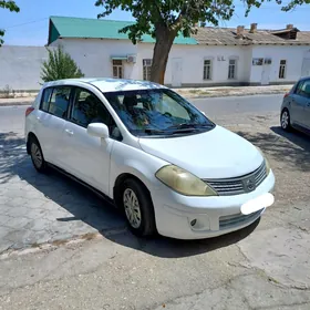 Nissan Versa 2010