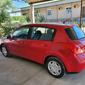 Nissan Versa 2010