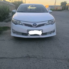 Toyota Camry 2012