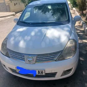 Nissan Versa 2011