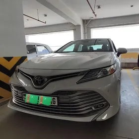 Toyota Camry 2018