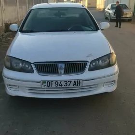 Nissan Sunny 2004