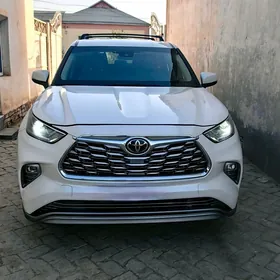 Toyota Highlander 2021