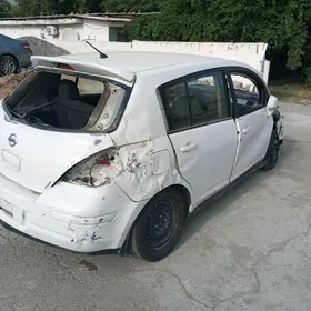 Nissan Versa 2010