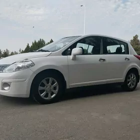 Nissan Versa 2010