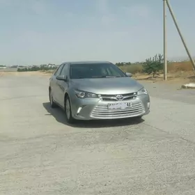 Toyota Camry 2017