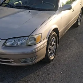 Toyota Camry 2001