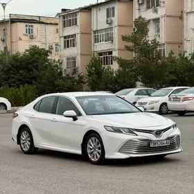 Toyota Camry 2020