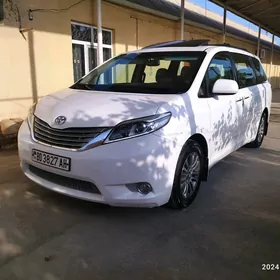 Toyota Sienna 2010