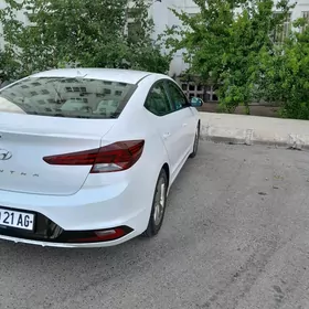 Hyundai Elantra 2019