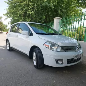 Nissan Versa 2012