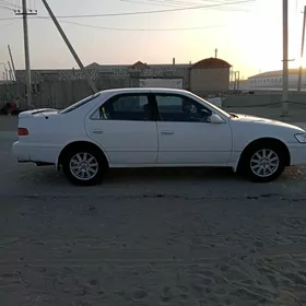 Toyota Camry 2000