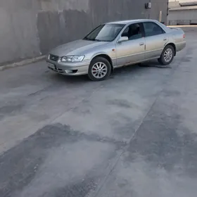 Toyota Camry 2001