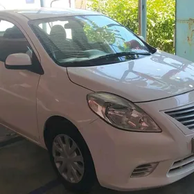 Nissan Versa 2012