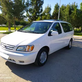 Toyota Sienna 2003