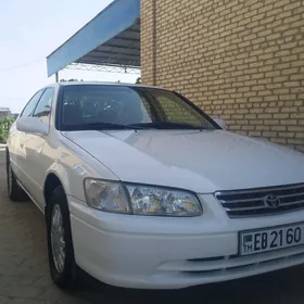 Toyota Camry 2000