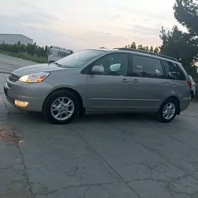 Toyota Sienna 2005